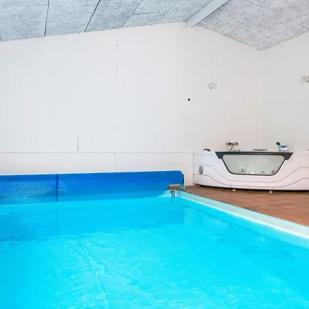 Three-bedroom Holiday In Knebel 22 Skodshoved Strand